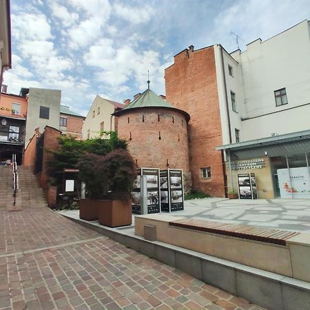 Apartamenty Na Rynku Тарнув Екстер'єр фото