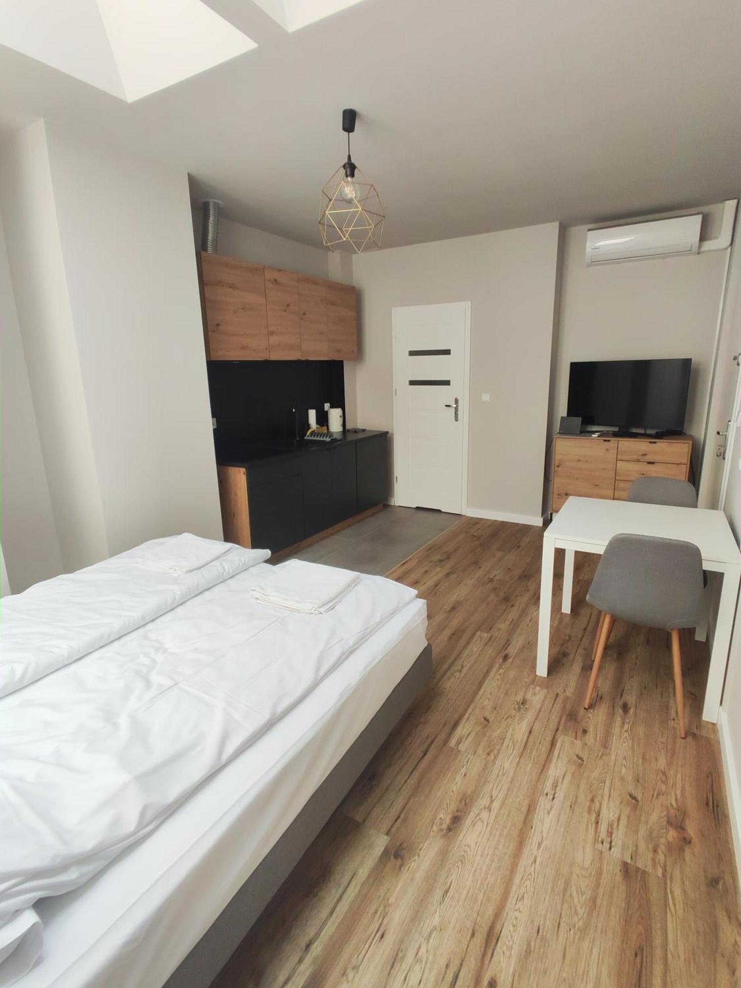 Apartamenty Na Rynku Тарнув Екстер'єр фото
